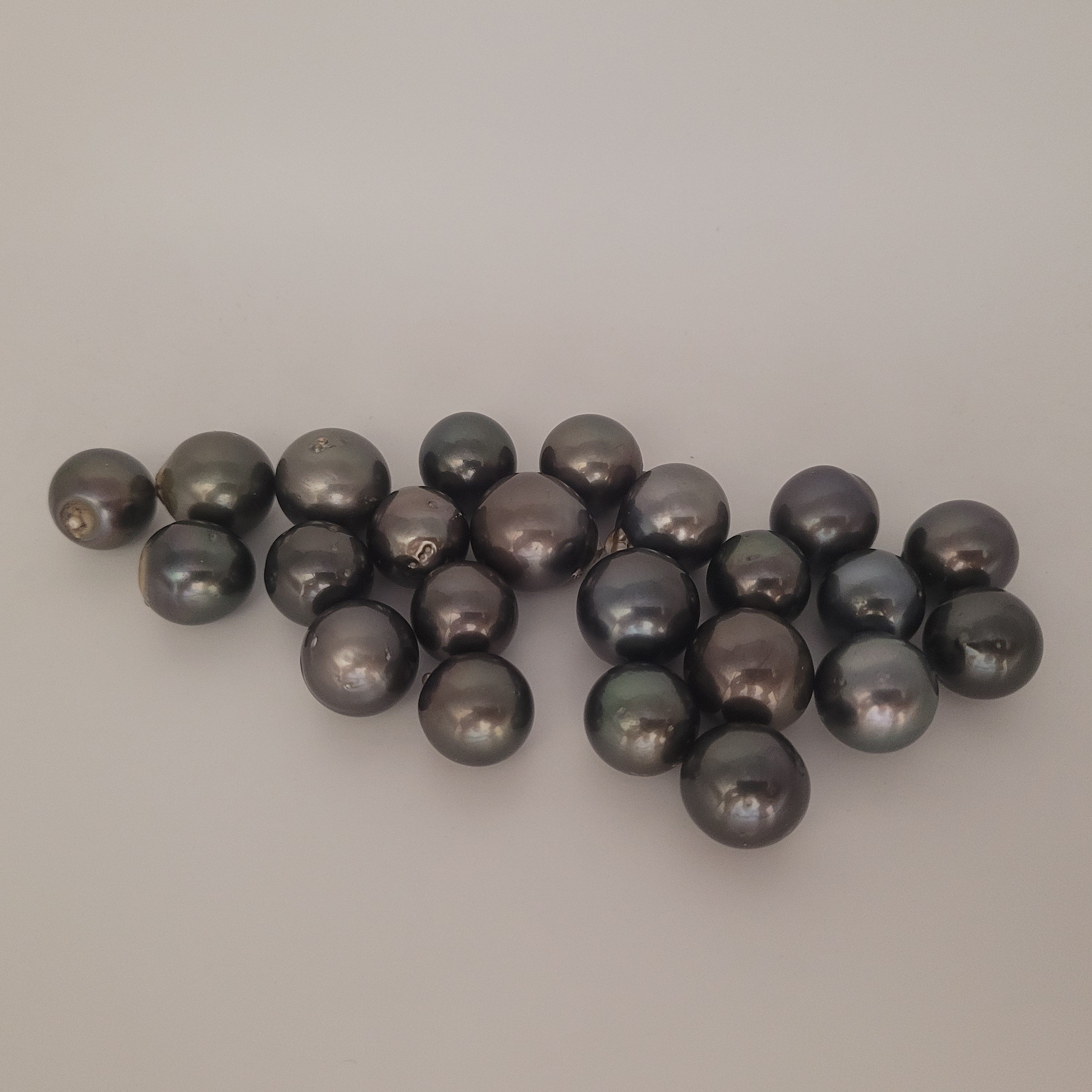 Tahiti Pearls 15-17 mm Dark Color Very High Luster Loose