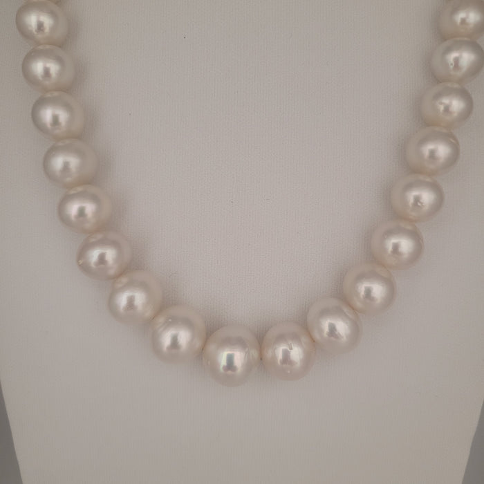 White South Sea Pearls 10-15 mm Very High Luster 18K Gold Clasp