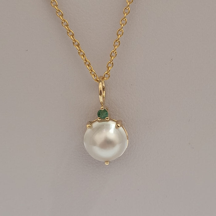 Yellow Gold 18K, Emerald, Australian Mabe Pearl Pendant Necklace