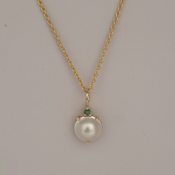 Yellow Gold 18K, Emerald, Australian Mabe Pearl Pendant Necklace