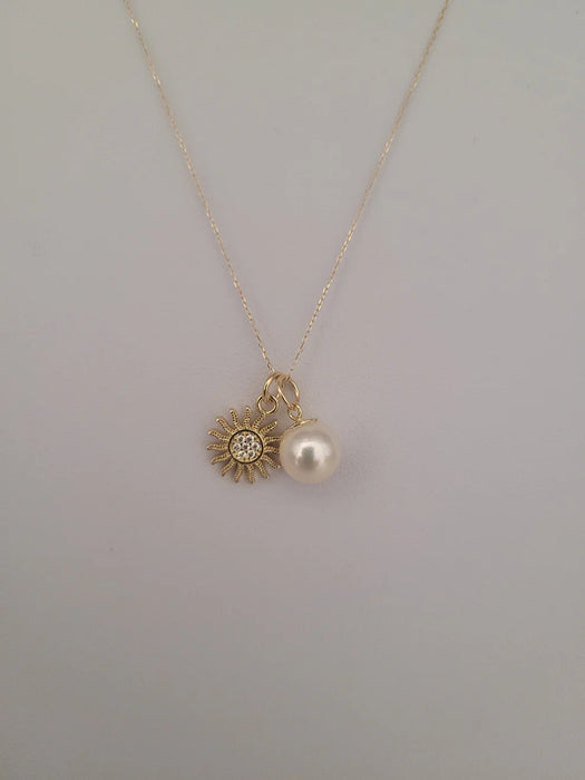 A Japanese Akoya Cultured Pearl 8-8.5 mm AAA Quality