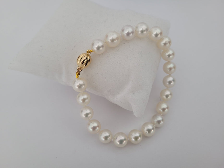 South Sea Pearls 8.80-9 mm white anf High Luster, 18 Karat Gold Clasp Bracelet - Only at  The South Sea Pearl