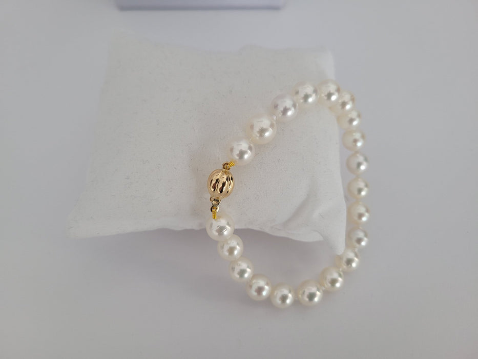 South Sea Pearls 8.80-9 mm white anf High Luster, 18 Karat Gold Clasp Bracelet - Only at  The South Sea Pearl